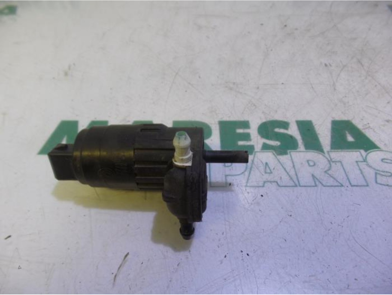 Fiat - 500 - Scheibensprüherpumpe vorne