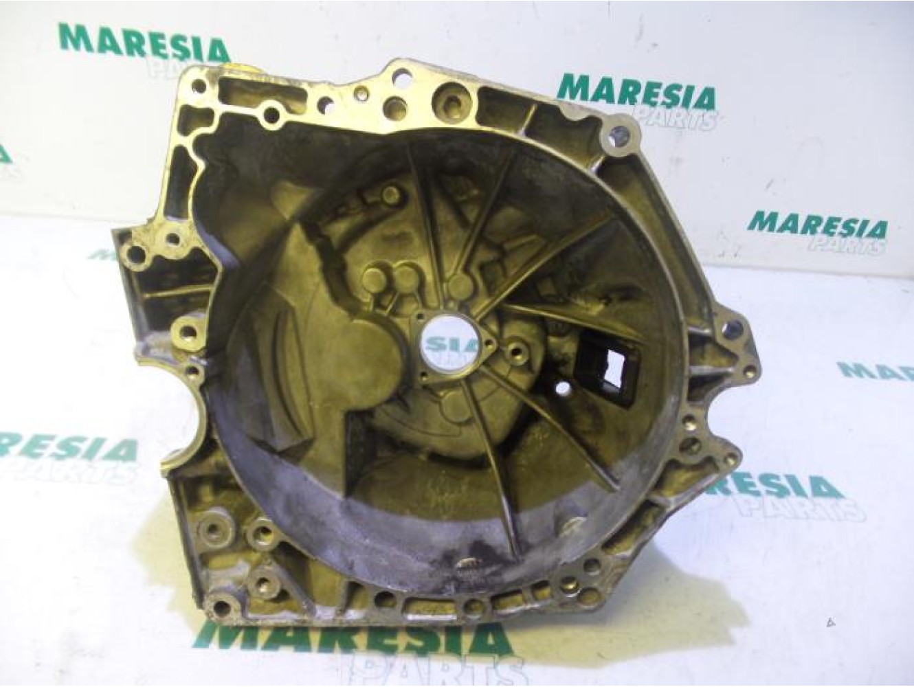 Peugeot - Partner - Gearbox casing