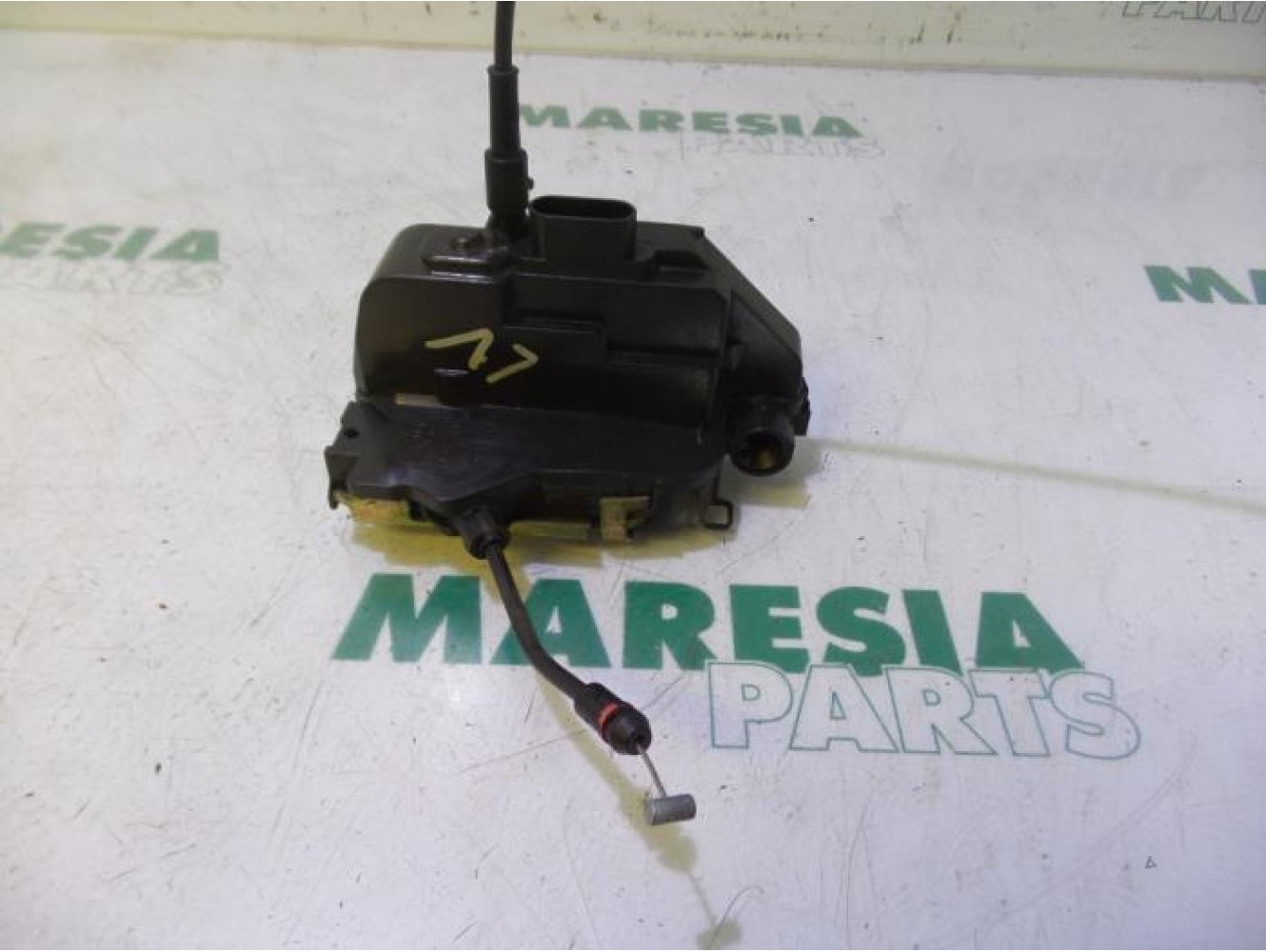 Renault - Megane Scenic - Door lock mechanism 4-door, front left