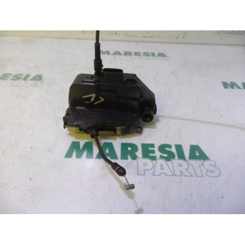 Renault - Megane Scenic - Door lock mechanism 4-door, front left