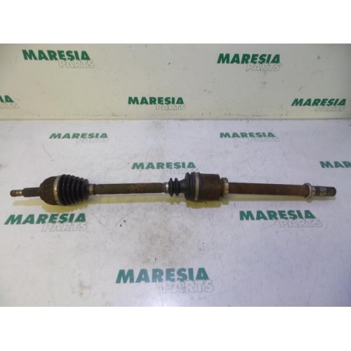 Renault - Megane Scenic - Front drive shaft, right