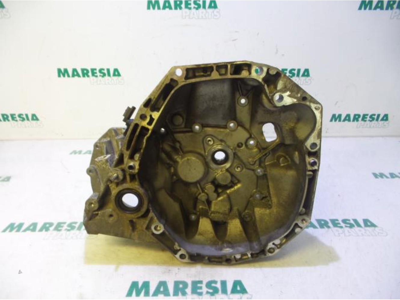 Renault - Kangoo - Gearbox casing
