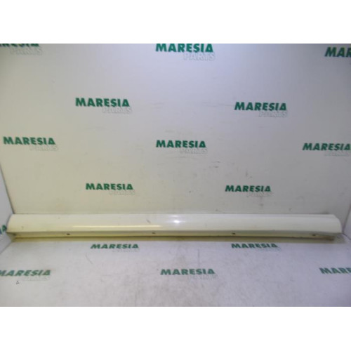 Fiat - Punto - Zijskirt links