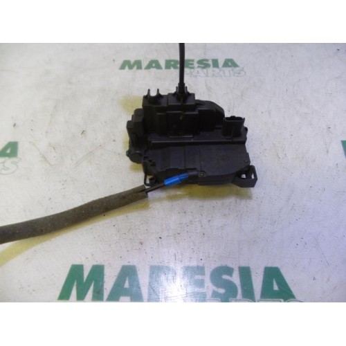 Renault - Megane - Front door lock mechanism 4-door, right