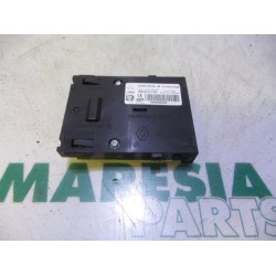 Renault - Megane - Kaartlezer (slot)