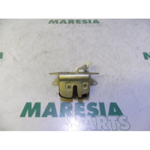 Fiat - Panda - Tailgate lock mechanism