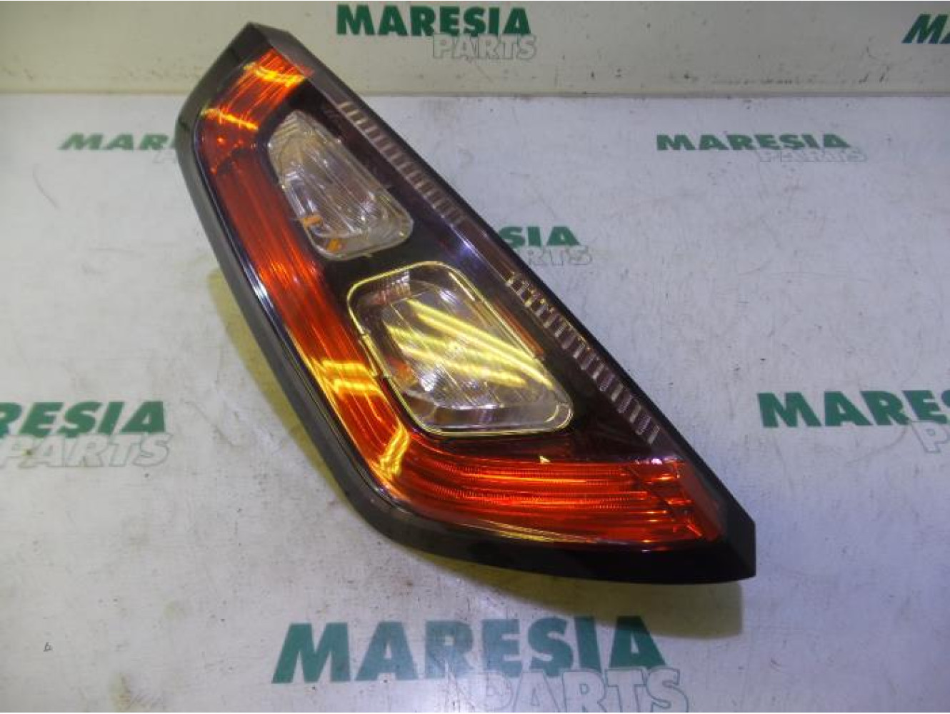 Fiat - Punto - Feu arrière gauche