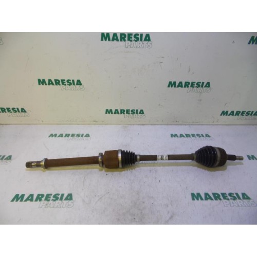 Renault - Megane Scenic - Front drive shaft, right