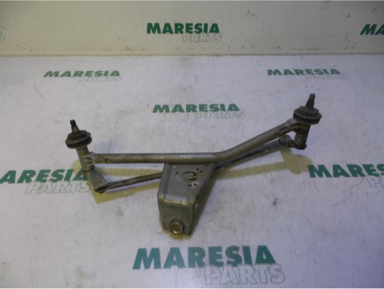 Peugeot - 206 - Wiper mechanism