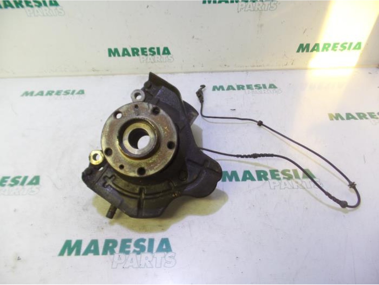 Peugeot - Boxer - Achsschenkel links vorne