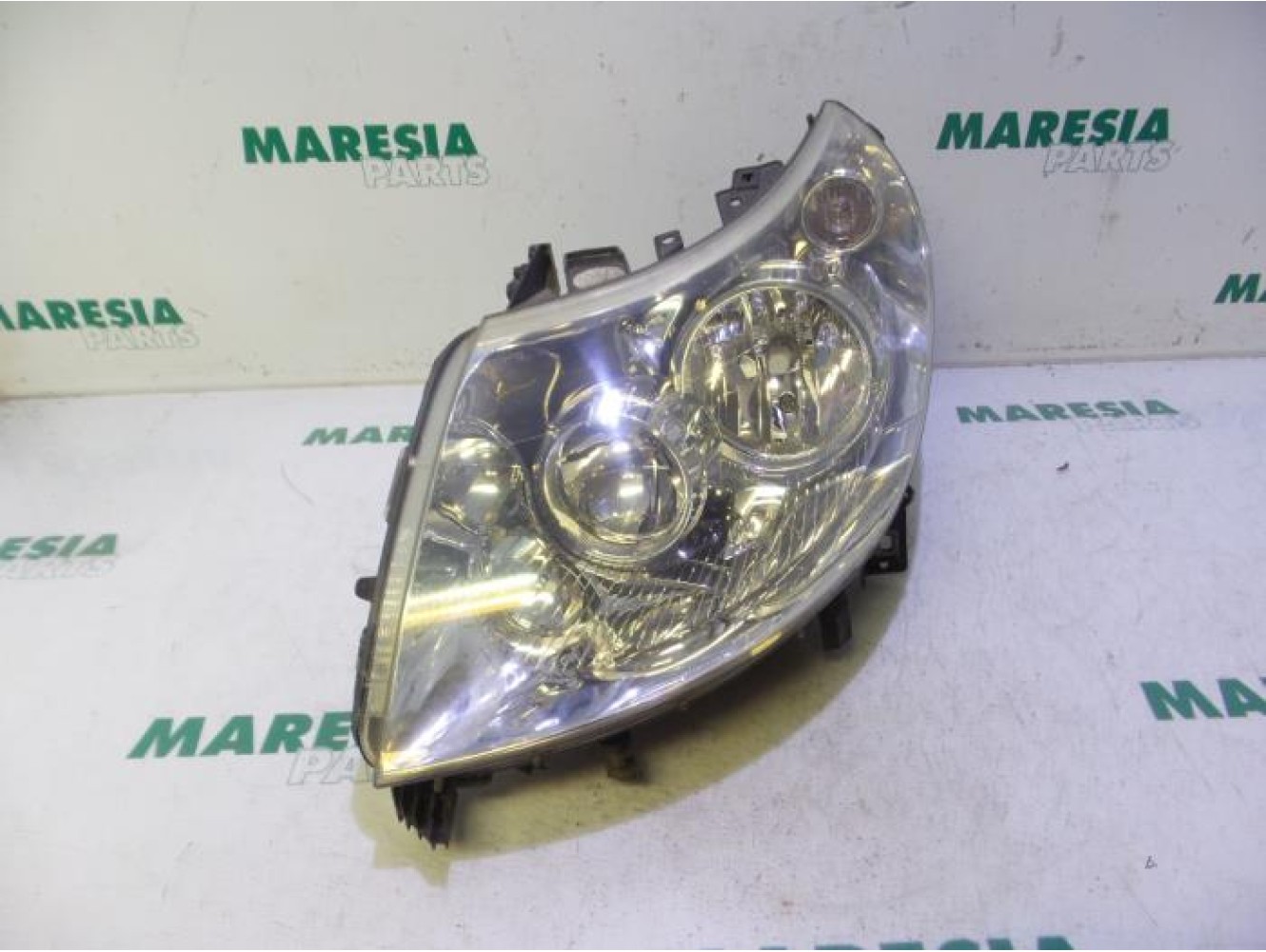 Peugeot - Boxer - Koplamp links