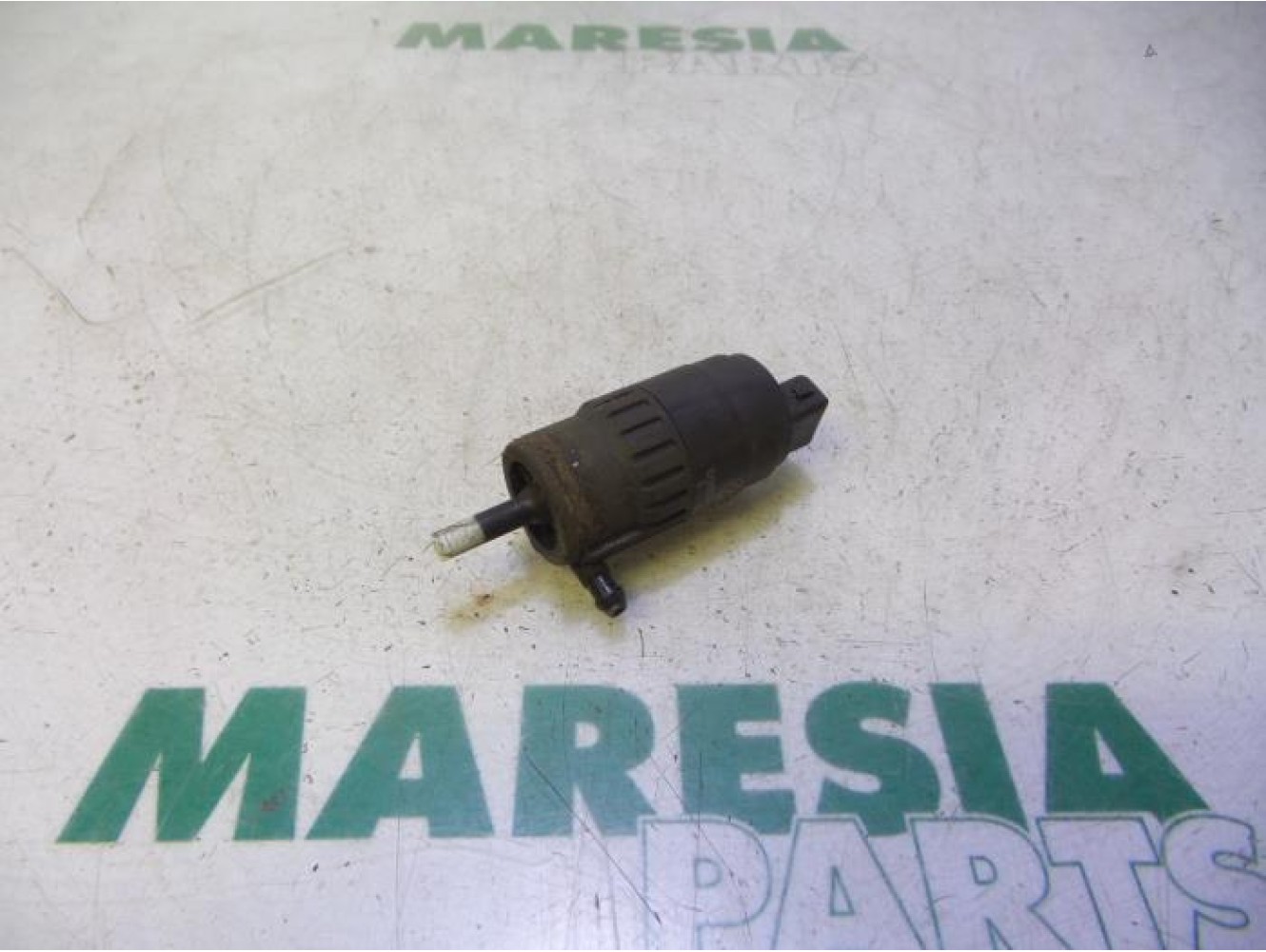 Peugeot - Boxer - Scheibensprüherpumpe vorne