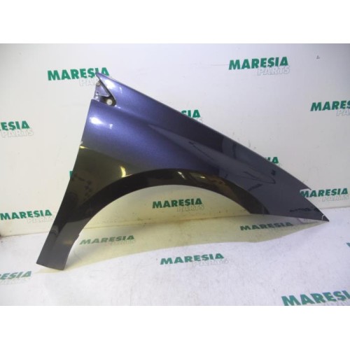 Renault - Laguna - Front wing, right