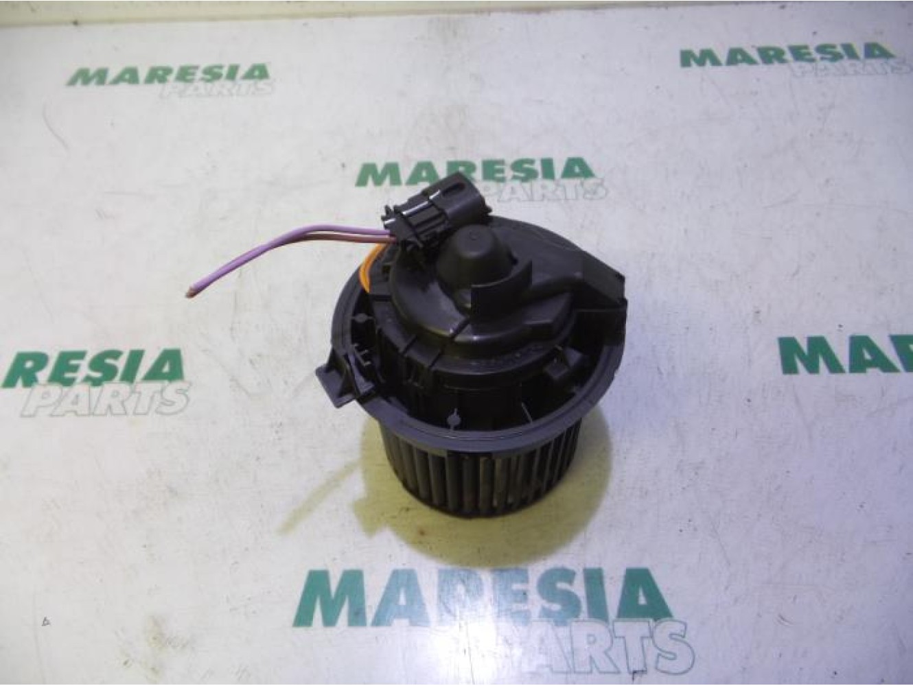 Renault - Clio - Heating and ventilation fan motor