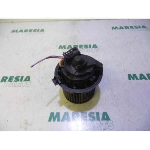 Renault - Clio - Heating and ventilation fan motor