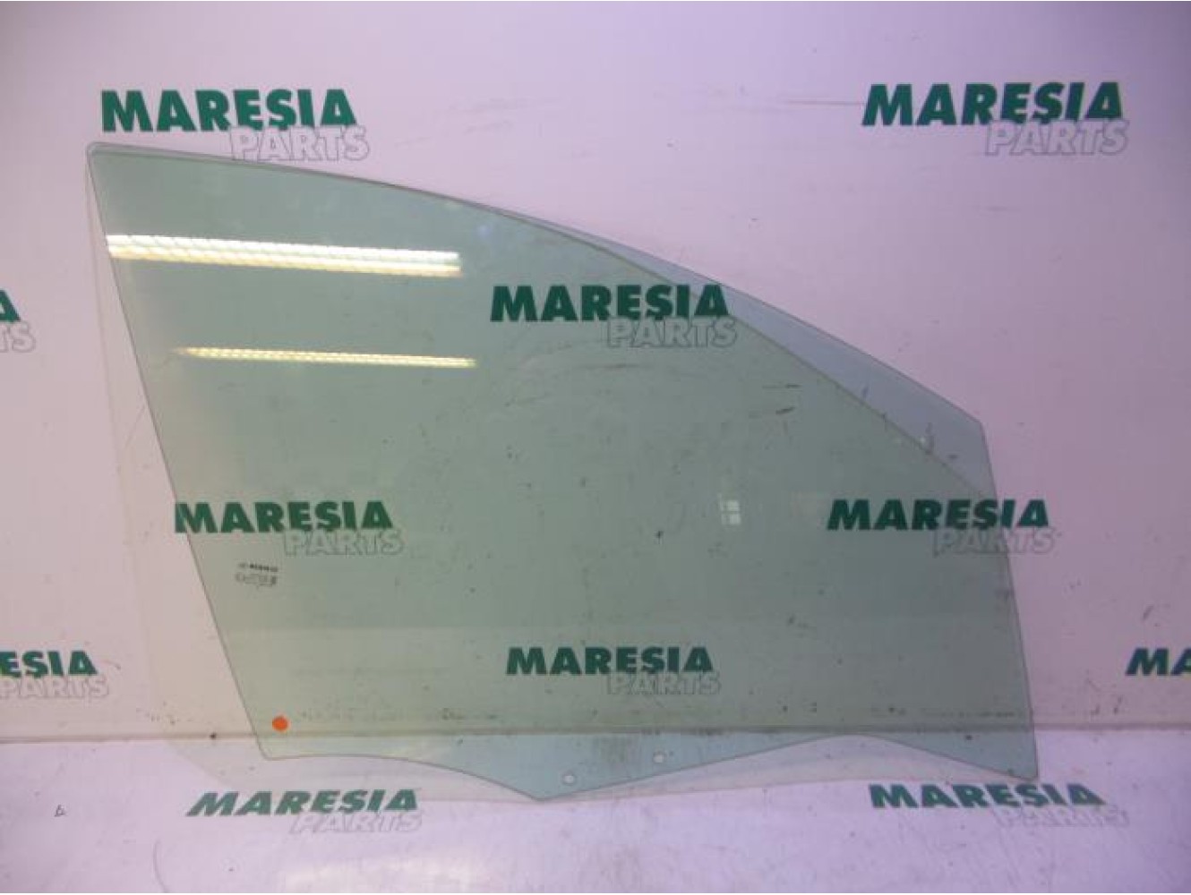Renault - Clio - Door window 4-door, front right