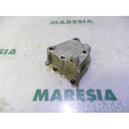 Peugeot - 307 - Engine mount