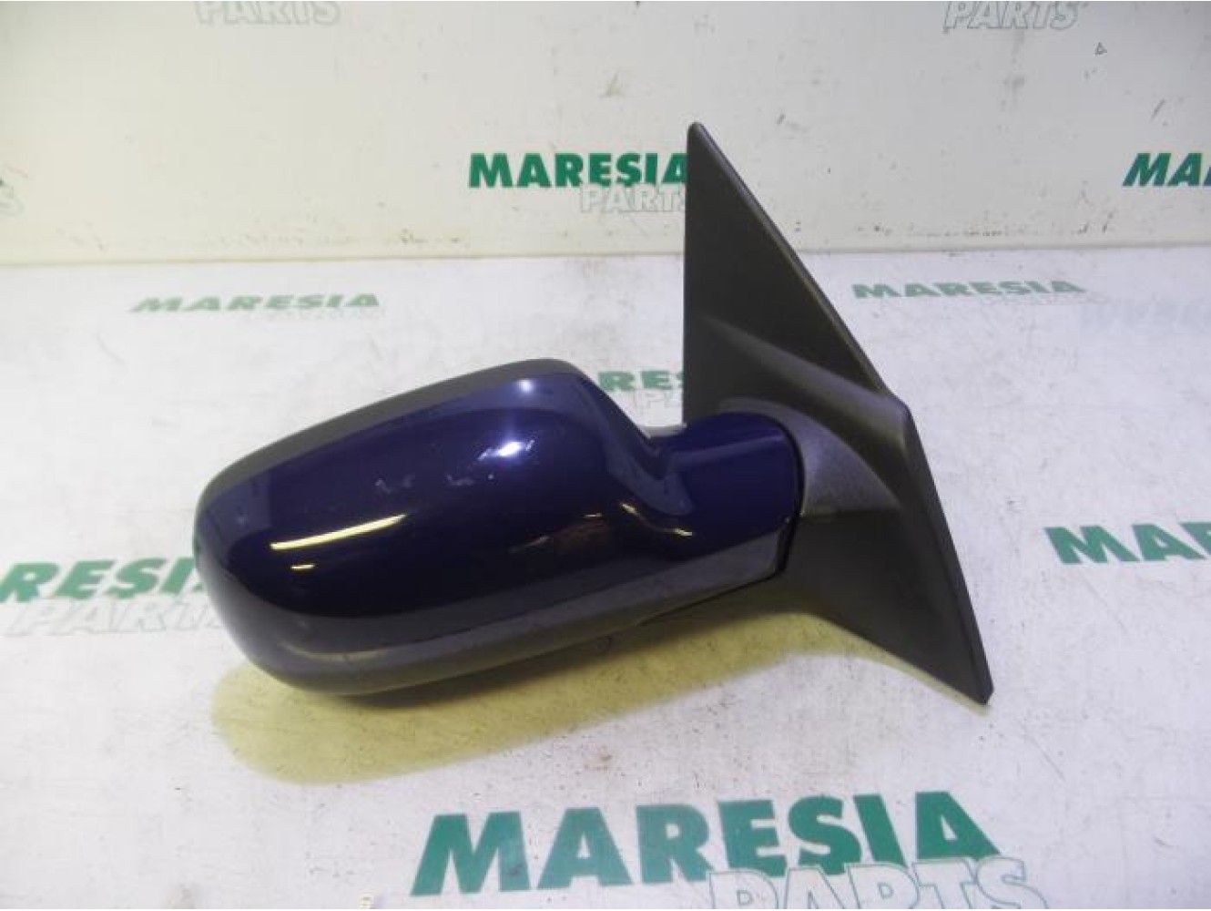 Renault - Megane - Wing mirror, right