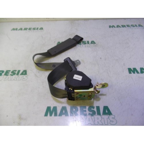 Renault - Megane - Front seatbelt, right