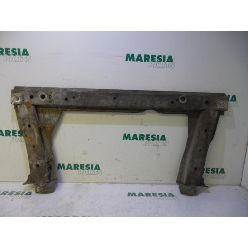 Renault - Megane - Radiator bar