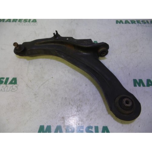Renault - Megane - Front lower wishbone, left