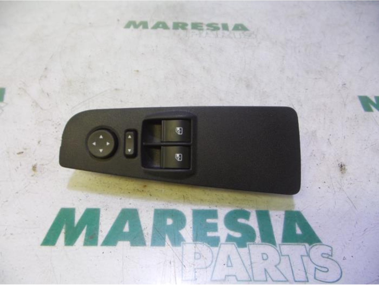 Fiat - Punto - Multi-functional window switch