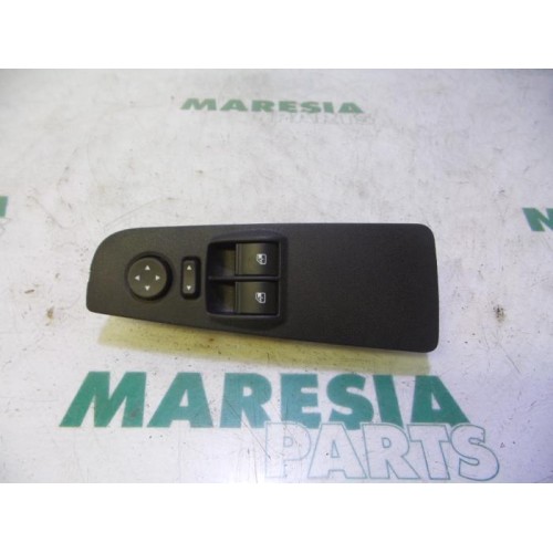 Fiat - Punto - Multi-functional window switch