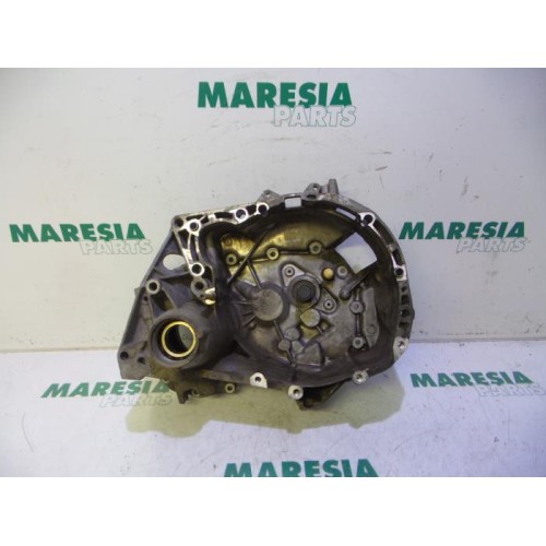 Renault - Megane Scenic - Gearbox casing