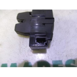 Peugeot - 308 - Tailgate lock mechanism