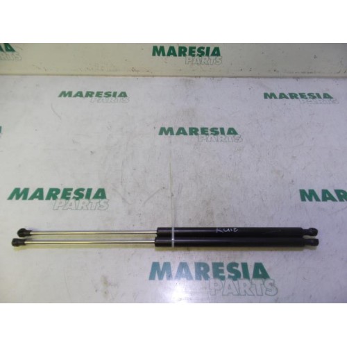 Peugeot - 308 - Set of tailgate gas struts