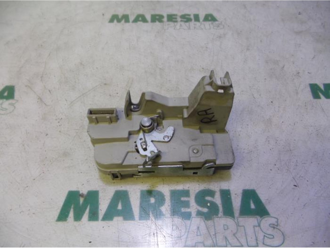 Peugeot - 307 - Rear door mechanism 4-door, right