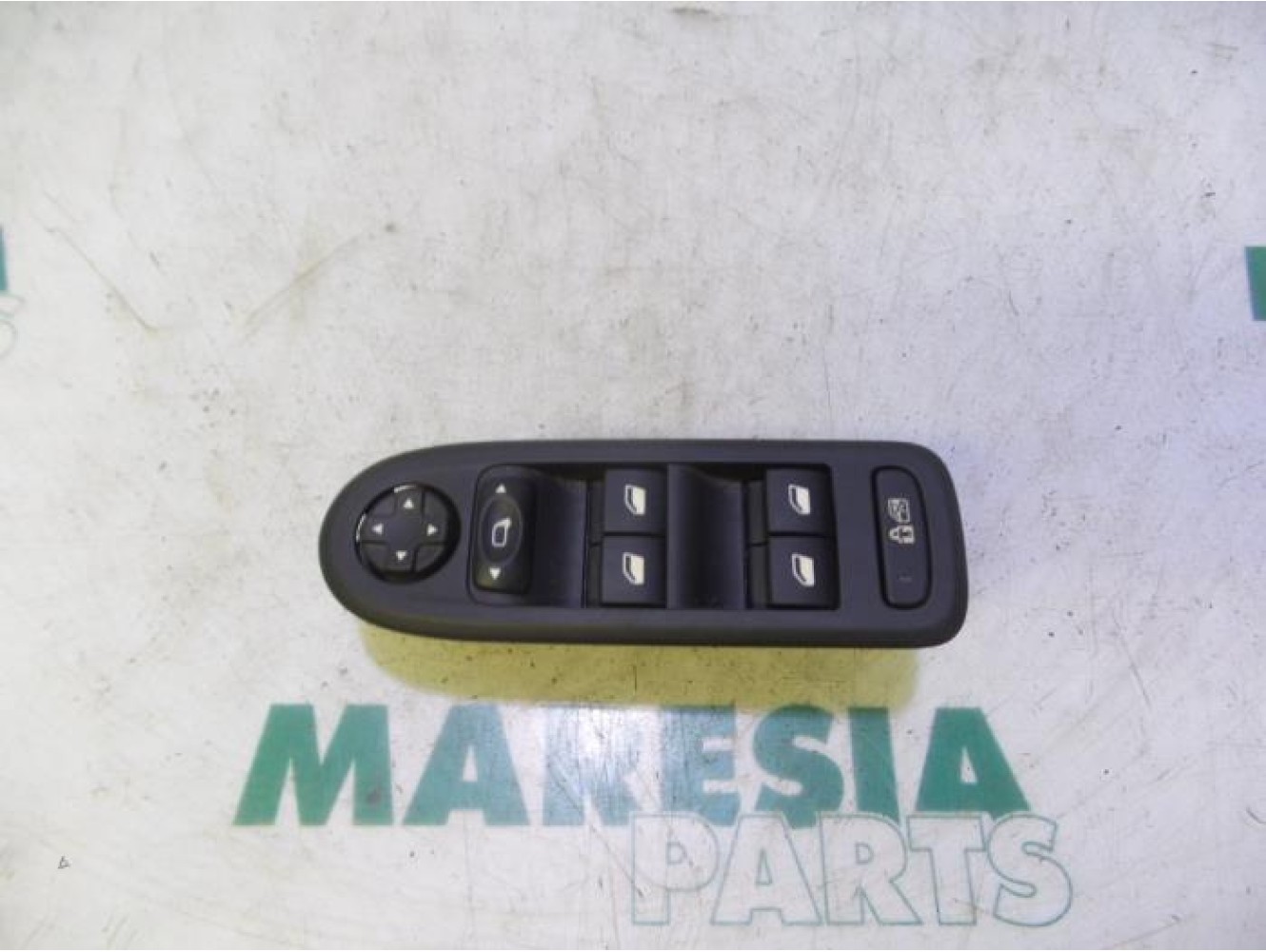 Peugeot - 508 - Multi-functional window switch