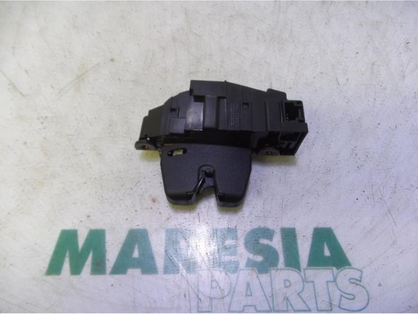 Peugeot - 508 - Tailgate lock mechanism
