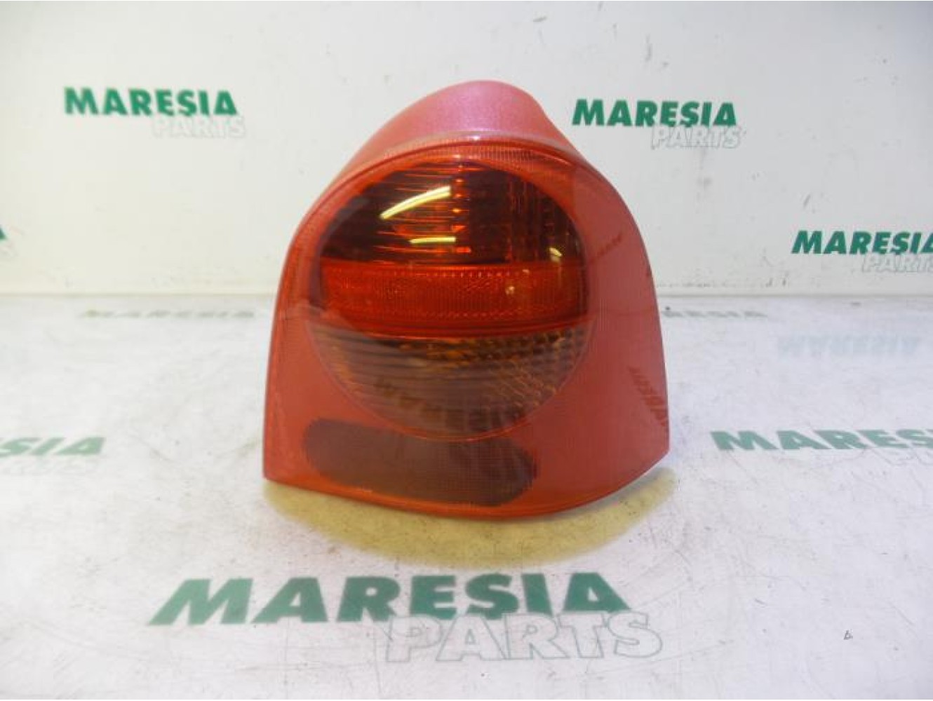 Renault - Twingo - Taillight, right