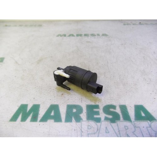Renault - Twingo - Windscreen washer pump