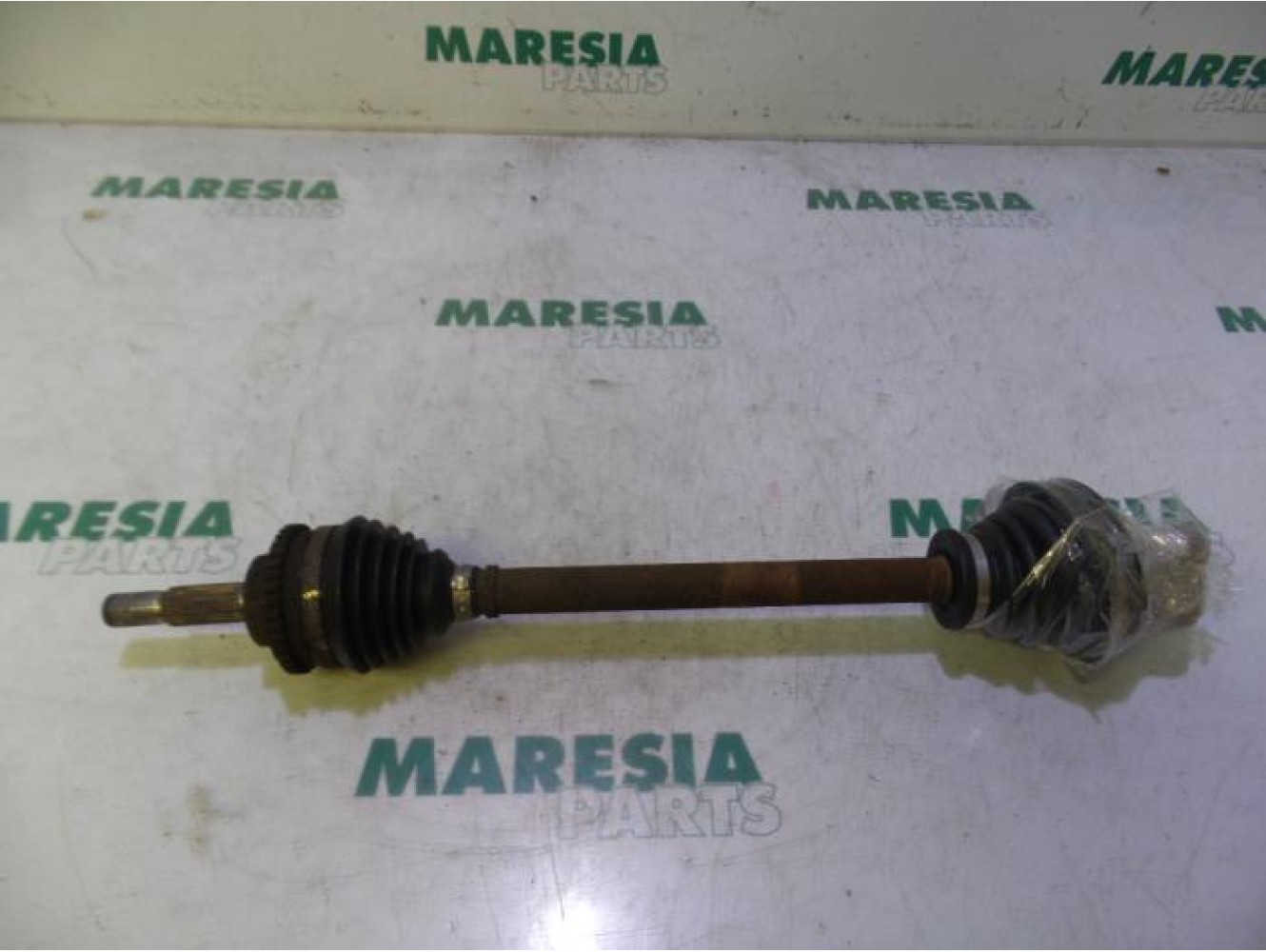 Renault - Twingo - Front drive shaft, left