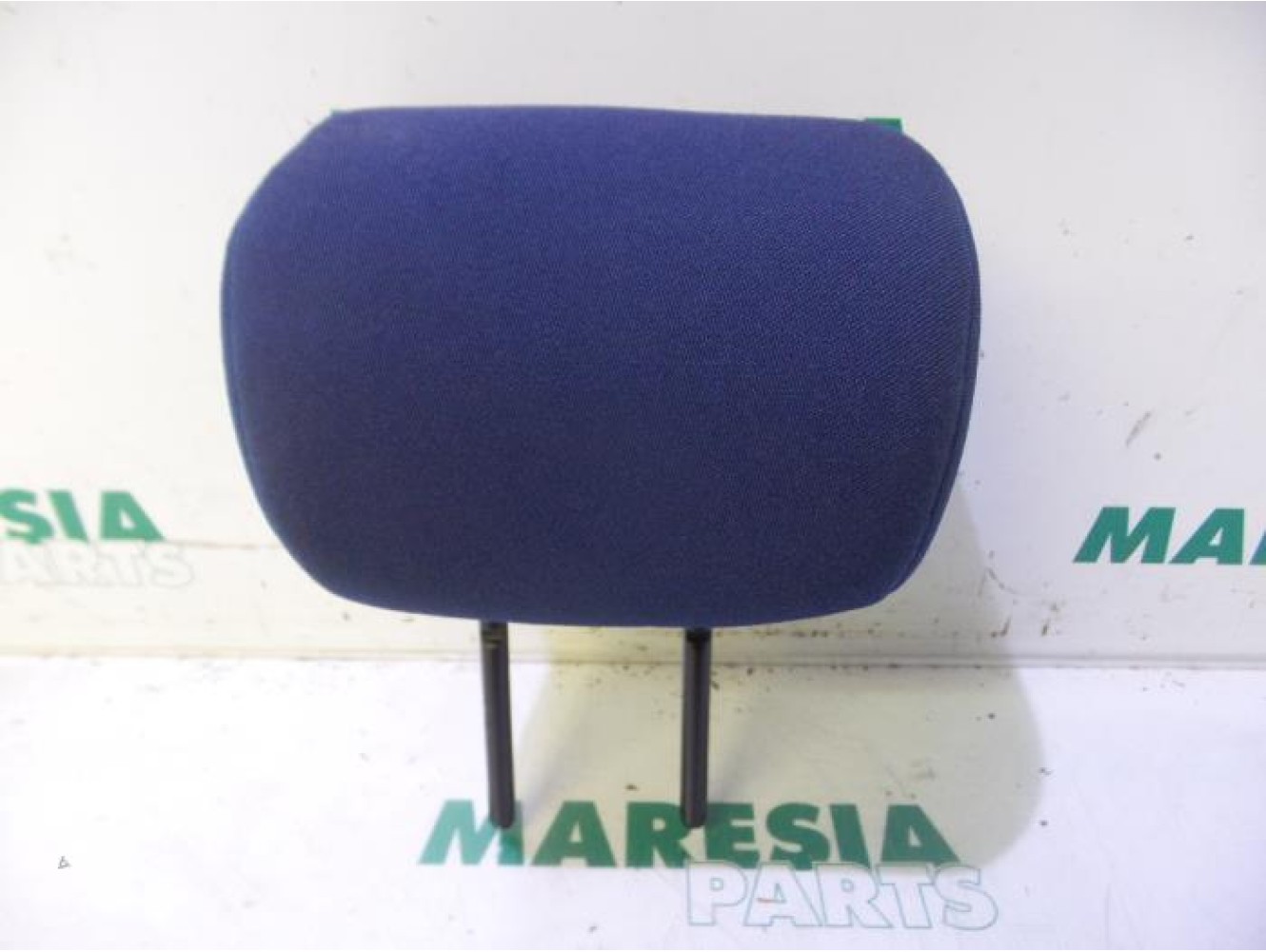Renault - Clio - Headrest