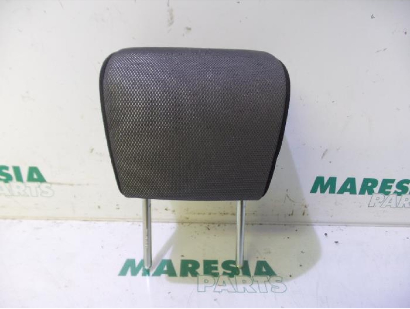 Fiat - Punto - Headrest