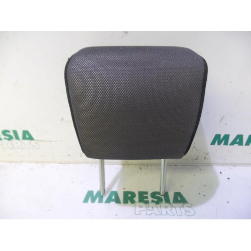 Fiat - Punto - Headrest