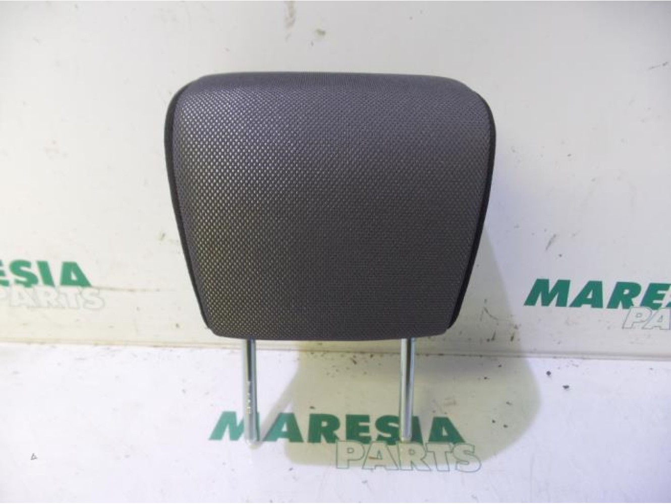 Fiat - Punto - Headrest