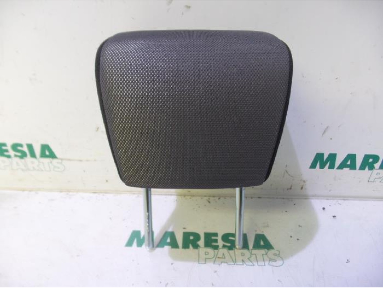 Fiat - Punto - Headrest