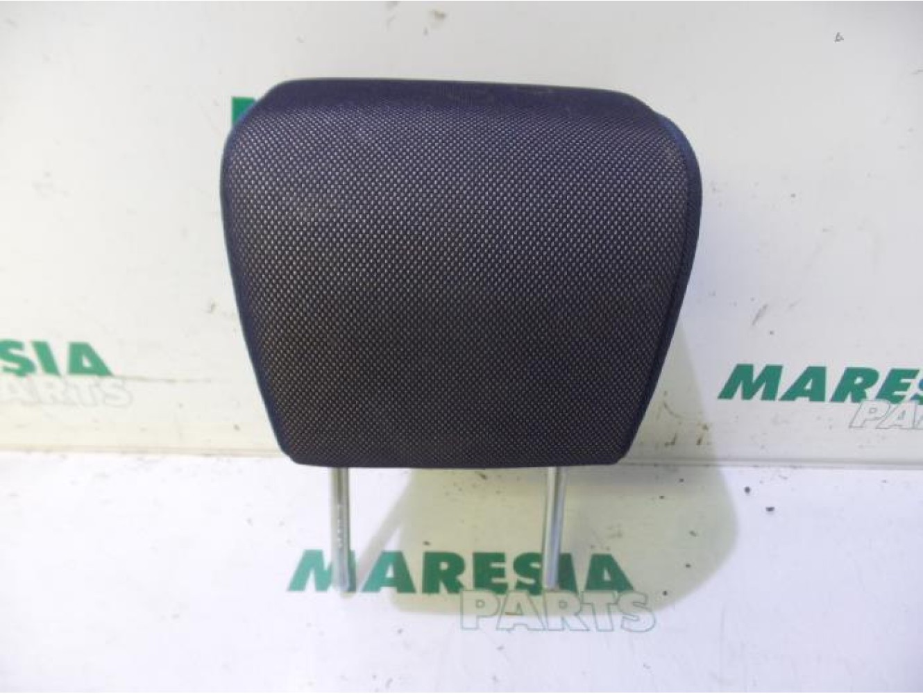 Fiat - Punto - Headrest