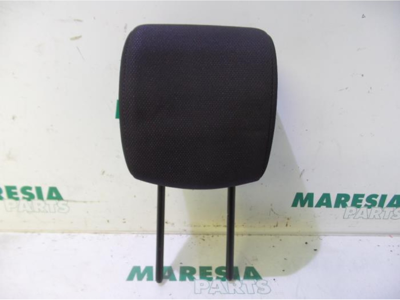 Renault - Clio - Headrest