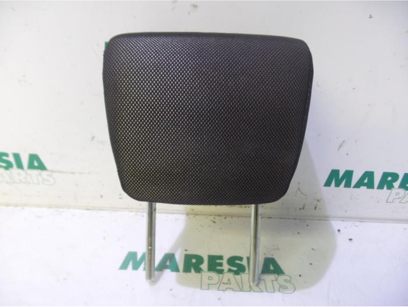 Fiat - Punto - Headrest