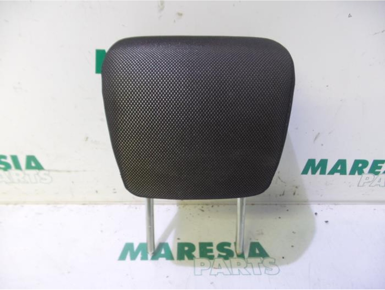 Fiat - Punto - Headrest