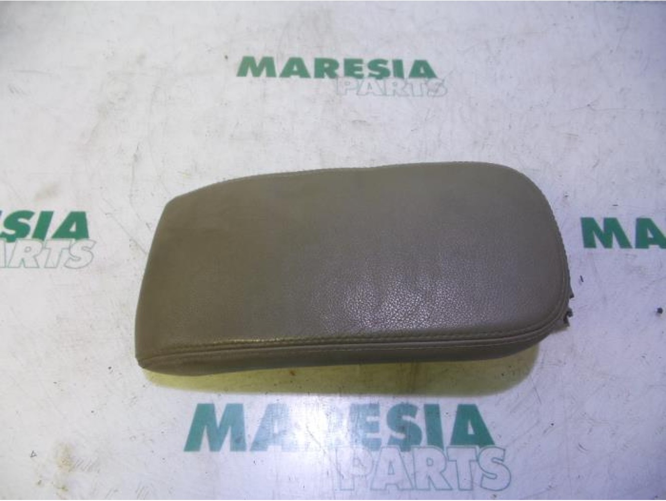 Renault - Megane - Armrest