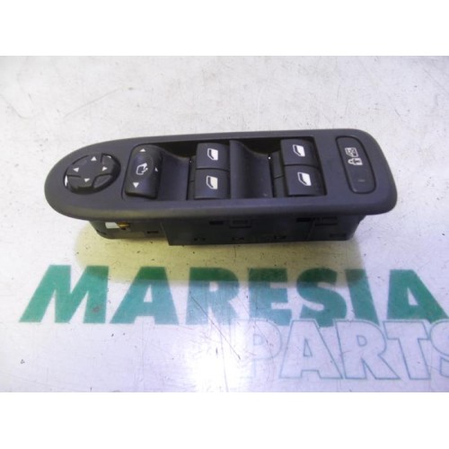 Citroen - C5 - Multi-functional window switch