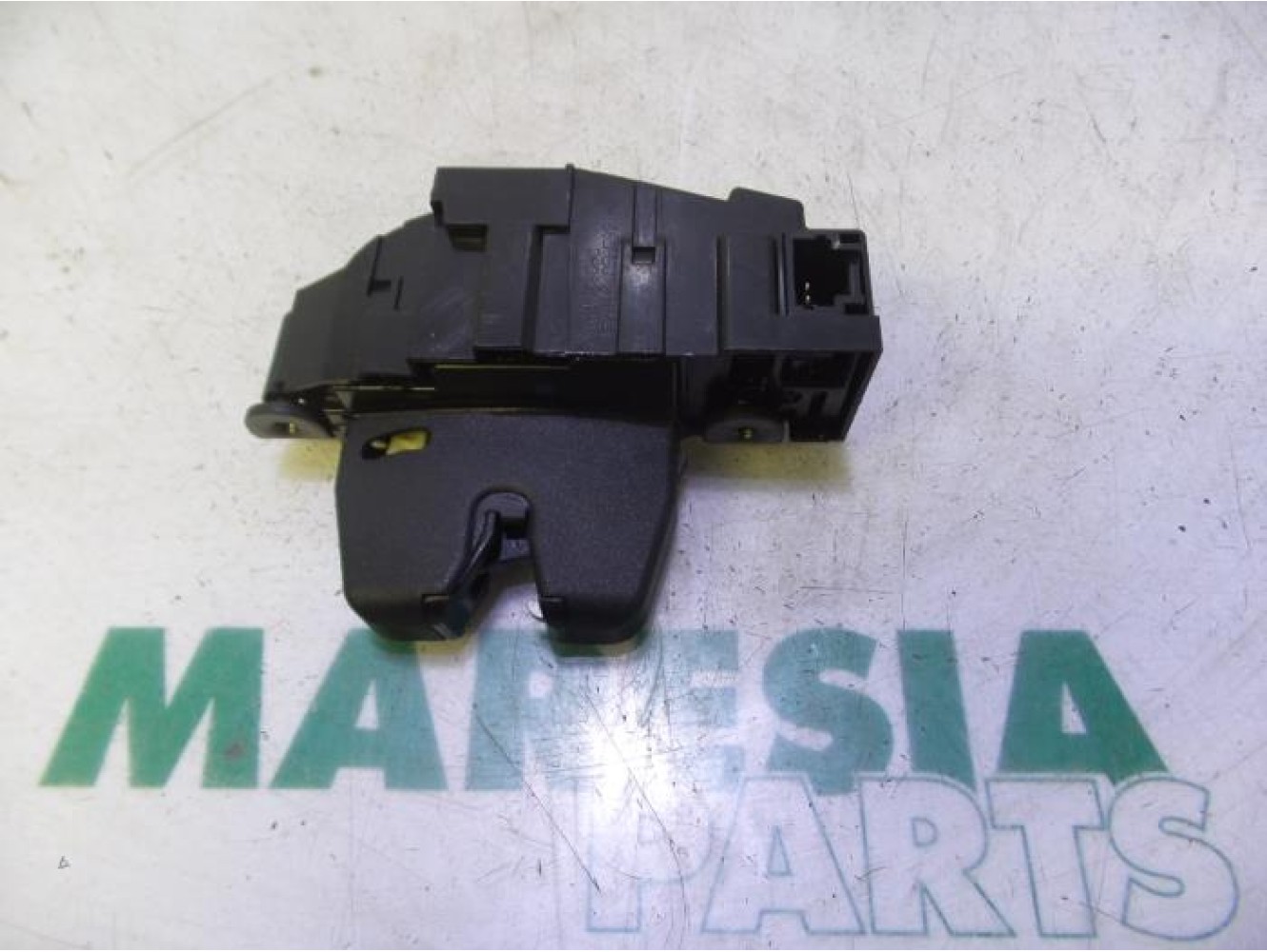 Citroen - C5 - Tailgate lock mechanism