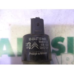 Citroen - C5 - Scheibensprüherpumpe vorne