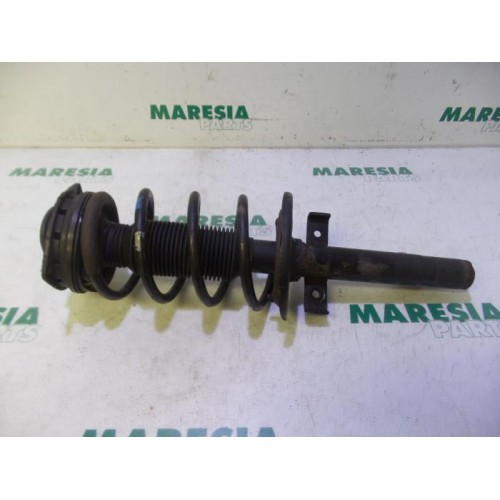 Renault - Grand Scenic - Front shock absorber rod, right